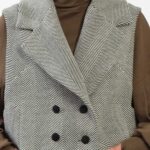 Double breasted sleevless Jacquard jacket